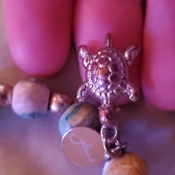 Jilzarah handmade clay turtle bracelet - Picture 2 of 4